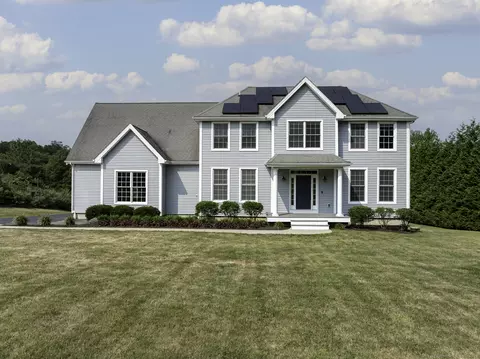 10 Esther Pond Ln, East Lyme, CT 06333