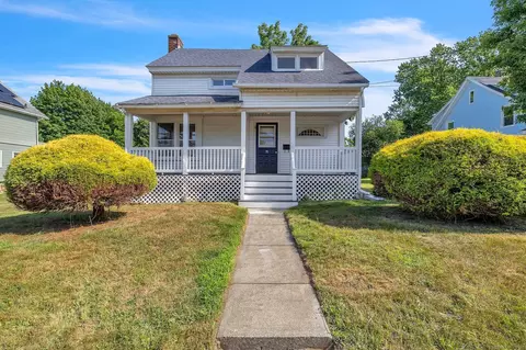 78 School St, New London, CT 06320