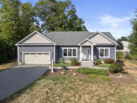 44 Mill Pond Cir, Groton, CT 06340
