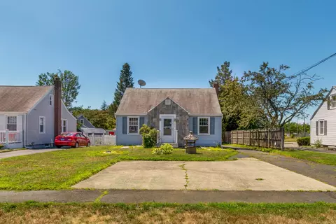 124 Saltonstall Pkwy, East Haven, CT 06512