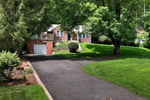 887 Marion Rd, Cheshire, CT 06410