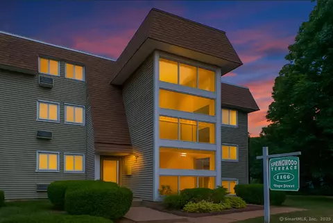1166 Hope St #4, Stamford, CT 06907
