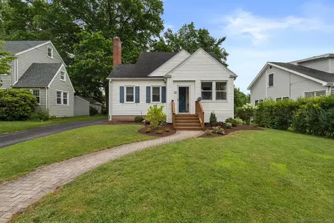 39 Dartmouth Ave, West Hartford, CT 06110