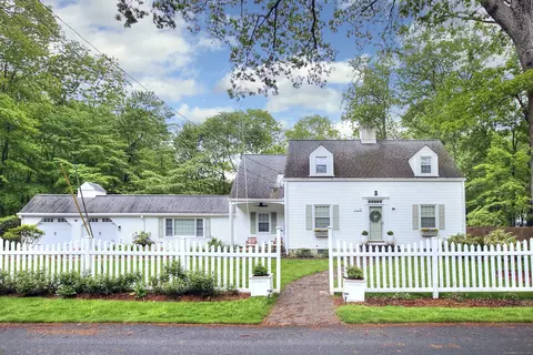 11 Clover Dr, Wilton, CT 06897