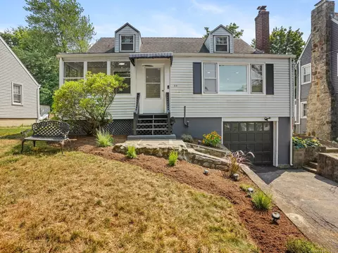 52 Raymond Ter, Norwalk, CT 06855