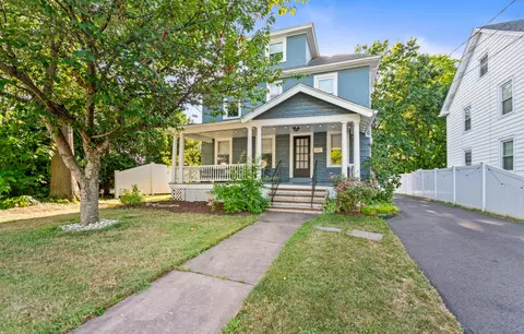13 Walkley Rd, West Hartford, CT 06119
