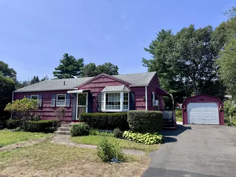 35 Arlington Rd, Windsor Locks, CT 06096