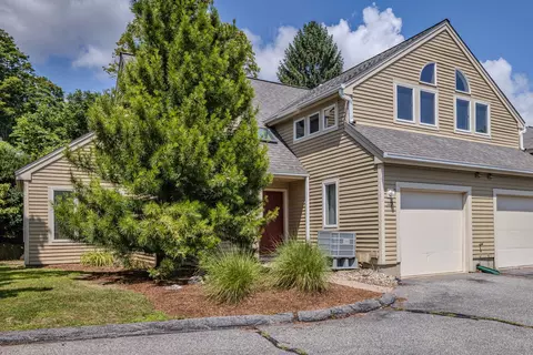 142 Courtyard Ln #142, Mansfield, CT 06268