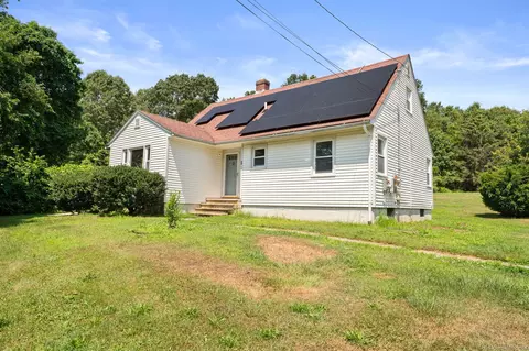 98 Bloomingdale Rd, Waterford, CT 06375