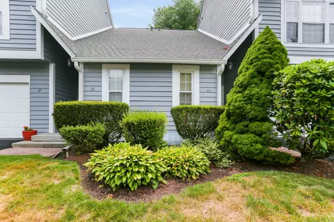 26 Hawley Gln #26, Stratford, CT 06614