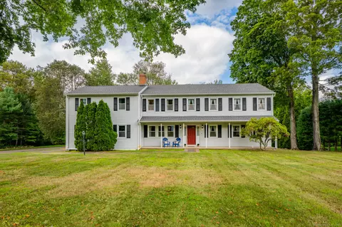 21 Hill Cir, Trumbull, CT 06611