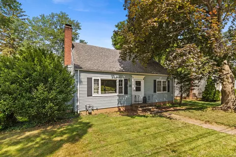 53 Hobson Ave, Meriden, CT 06451
