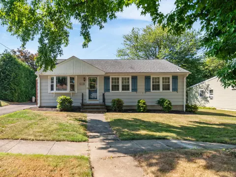 125 Douglas St, Stratford, CT 06614