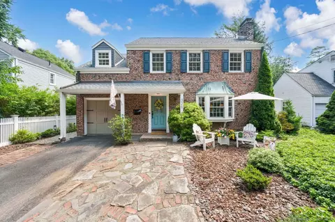 326 Ridgewood Rd, West Hartford, CT 06107