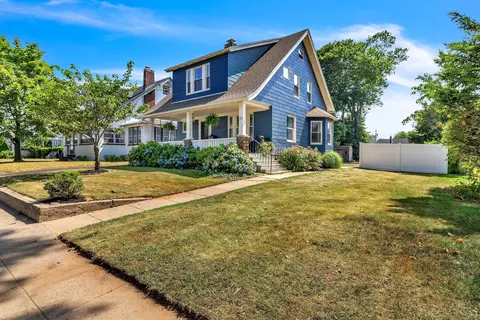 17 Pardee Pl, East Haven, CT 06512