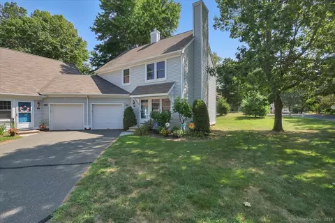101 Briarwood Ct #101, Rocky Hill, CT 06067