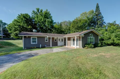 2 Glenwood Ave, Norwich, CT 06360