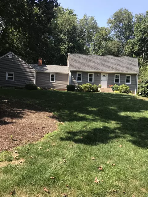 50 Wintergreen Ln, Cheshire, CT 06410