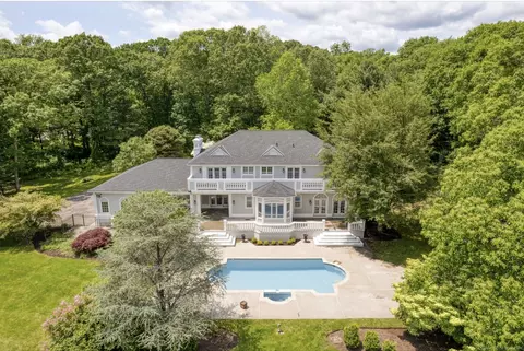 231 Nortontown Rd, Guilford, CT 06437