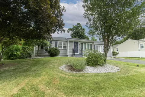 3 Rock Ter, East Haven, CT 06512