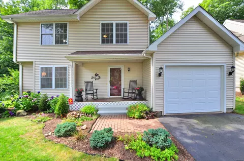 20 Spoonwood Dr #20, Canton, CT 06019
