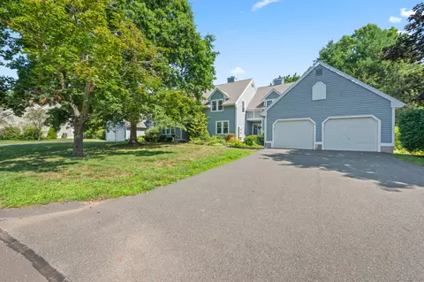 3 Fairmount Ln #3, Granby, CT 06035