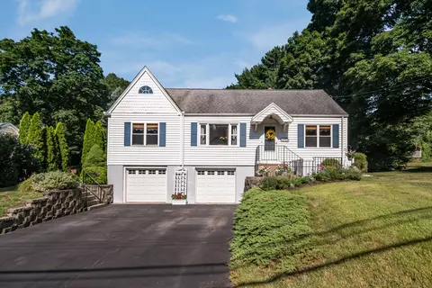 109 Upper State St, North Haven, CT 06473