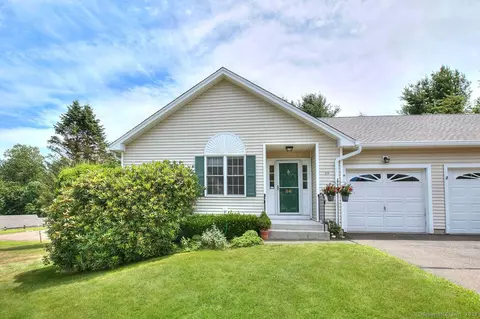 84 Cider Mill Ln, Trumbull, CT 06611