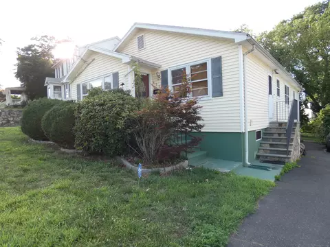 490 Woodside Ave, Bridgeport, CT 06606