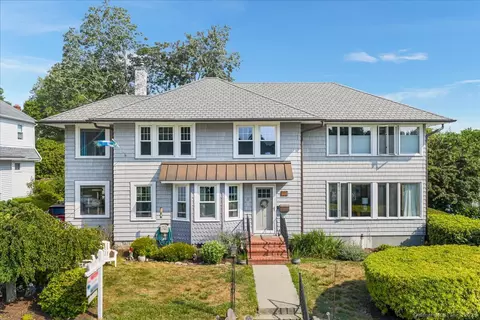 17 Henderson Rd, New London, CT 06320