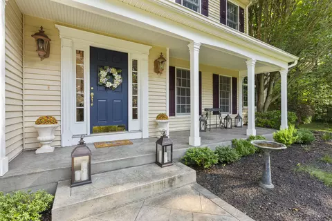 81 Valley Stream Ln, Southbury, CT 06488