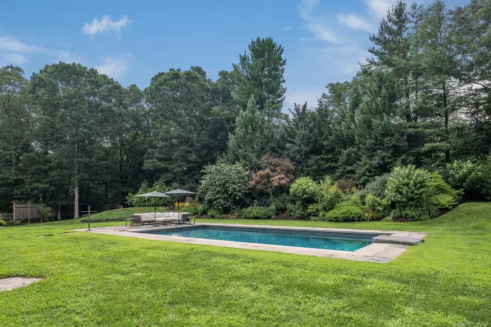Exterior - 75 Half Mile Rd, Guilford, CT 06437 photo 5 of 10
