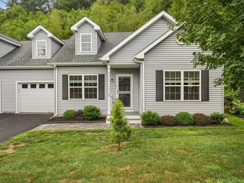 10 Fiddlehead Dr #10, New Milford, CT 06776