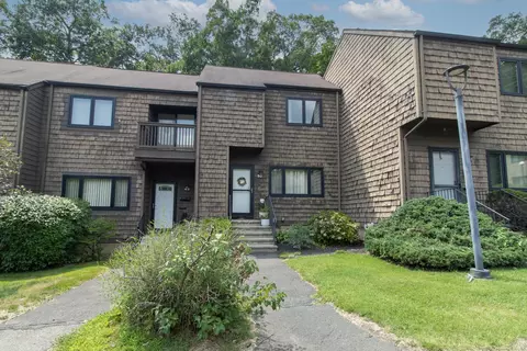 50 Hampton Park #50, Branford, CT 06405