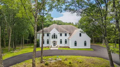 10 Nod Hill Rd, Oxford, CT 06478