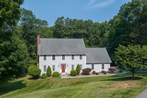 35 Comstock Trl, East Hampton, CT 06424