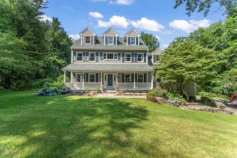9 Farmery Rd, Sandy Hook, CT 06482