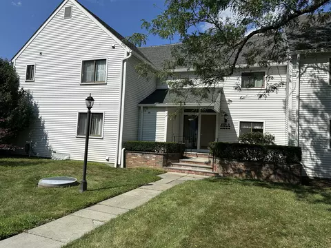 80 N Main St #4A1, Kent, CT 06757