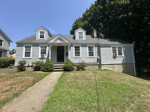 344 Laughlin Rd, Stratford, CT 06614
