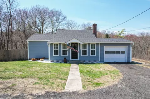 119 Christian Rd, Middlebury, CT 06762