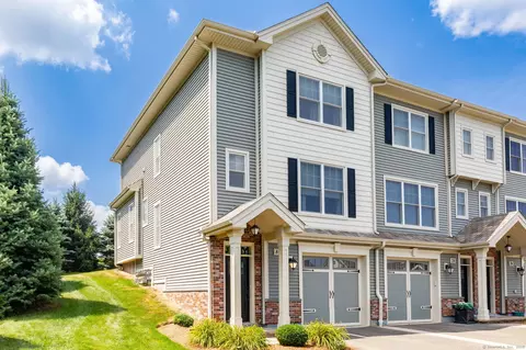 80 Harvest Ct #80, Newington, CT 06111