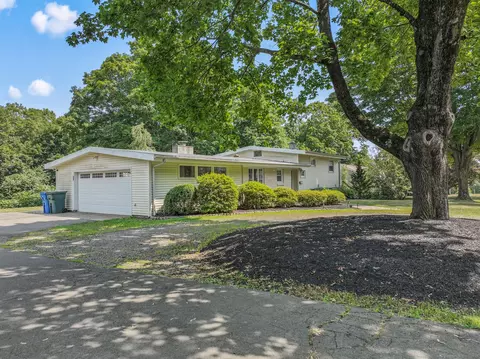 435 Shepard Ave, Hamden, CT 06514