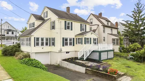 137 W Center St, Manchester, CT 06040
