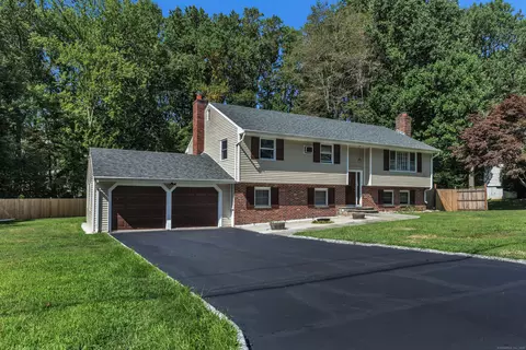 77 Rangely Dr, Trumbull, CT 06611
