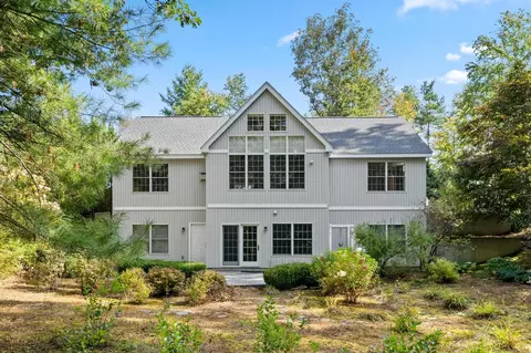 100 Wheeler Dr, Suffield, CT 06093