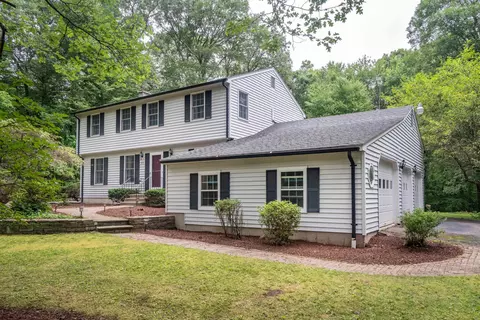 20 Northwoods Rd, Granby, CT 06060