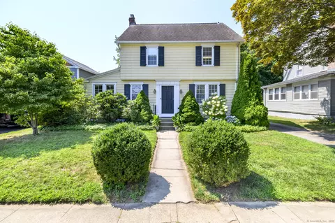 363 Lake Ave, Bridgeport, CT 06605