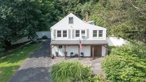 68 Manor Rd, Southbury, CT 06488