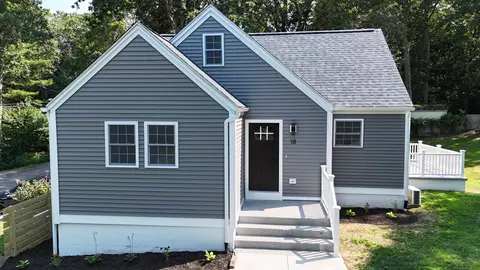 18 Burdick Ln, Pawcatuck, CT 06379