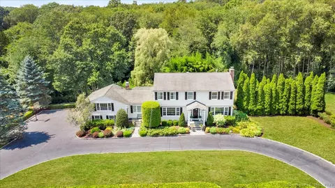 10 Laurel Dr, Easton, CT 06612
